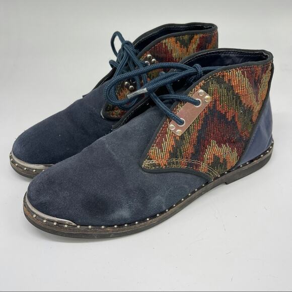 Very Volatile LA, Suede shoes. Size 8. In excellent condition! - Picture 1 of 6
